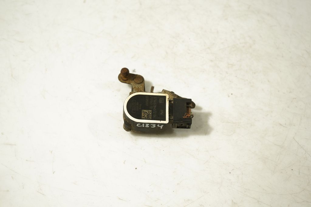 Accelerator throttle pedal (2)