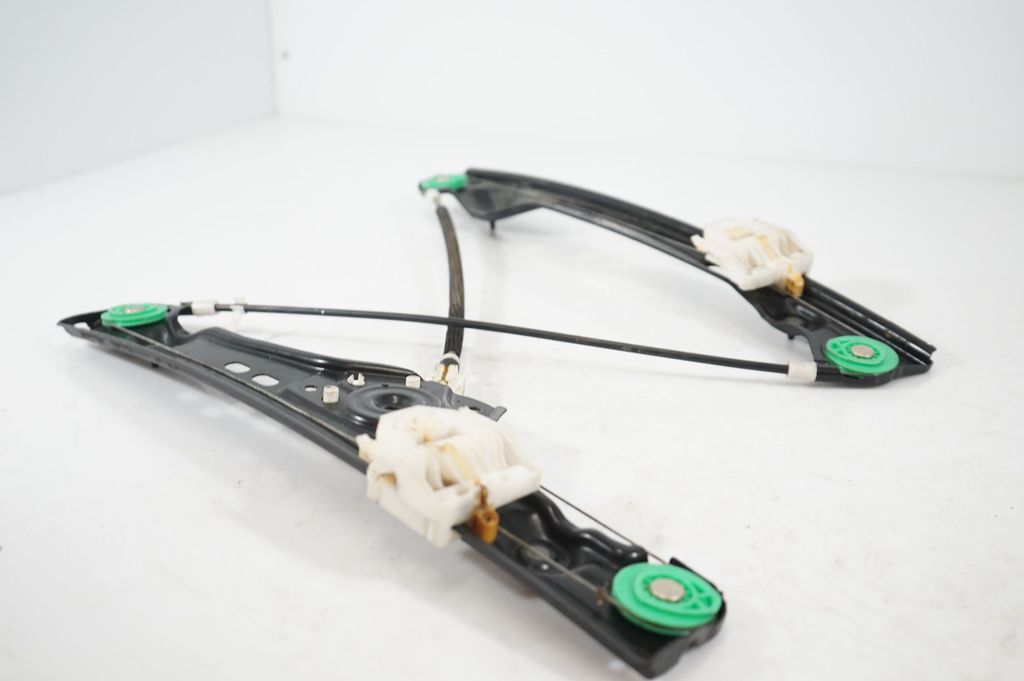 Front door window regulator with motor (6)