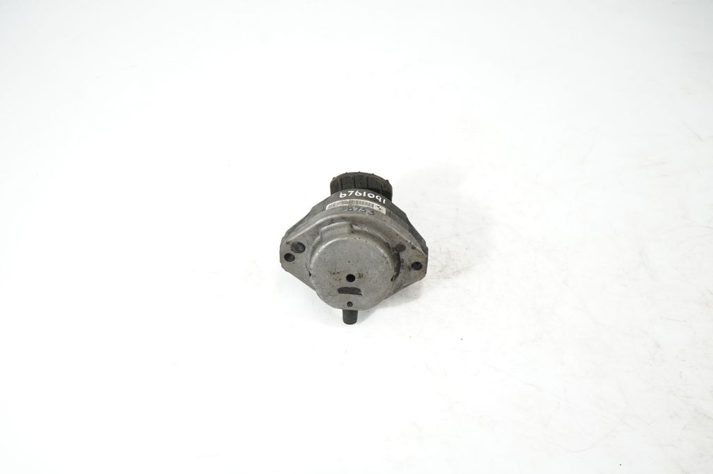 Engine mount bracket (3)