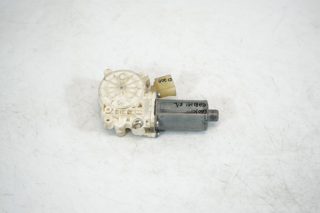 Front door window regulator with motor (5)