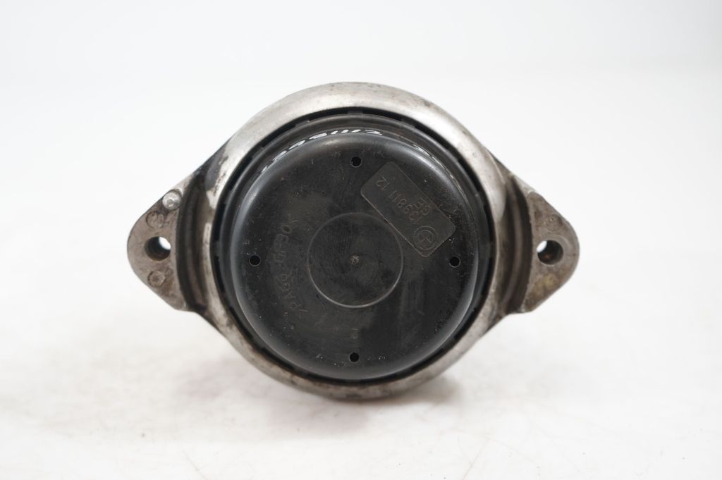 Engine mount bracket (6)