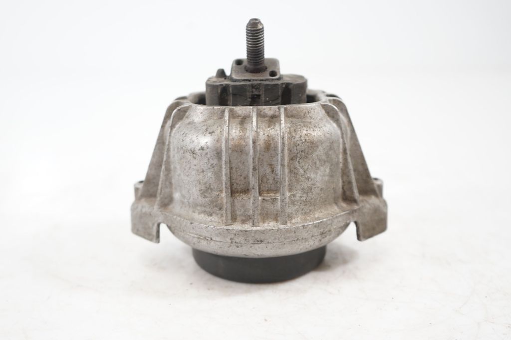 Engine mount bracket (5)