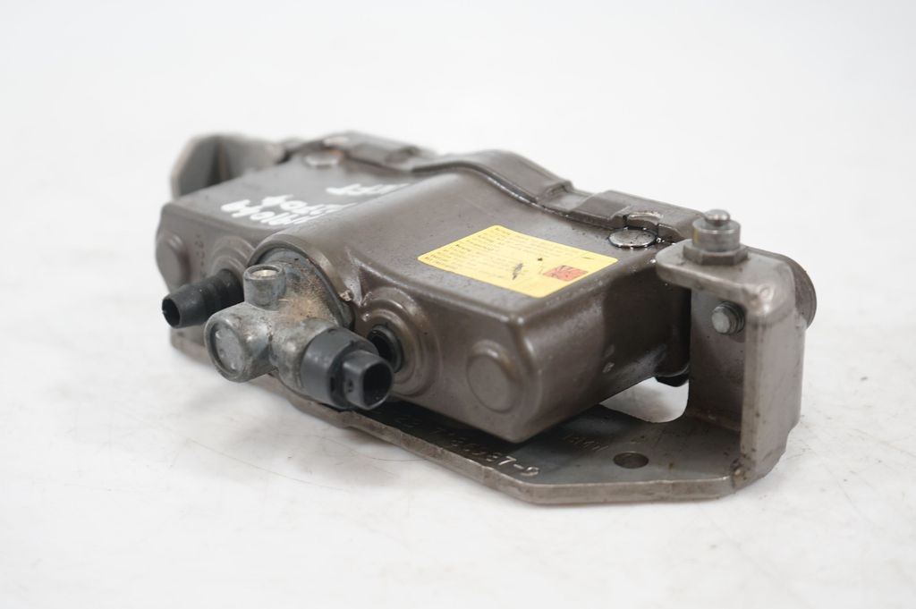 Engine bonnet/hood hinges (6)