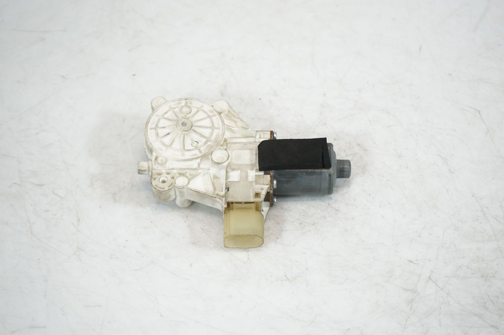 Front door window regulator with motor (5)