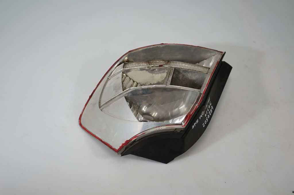 Rear/tail lights (3)