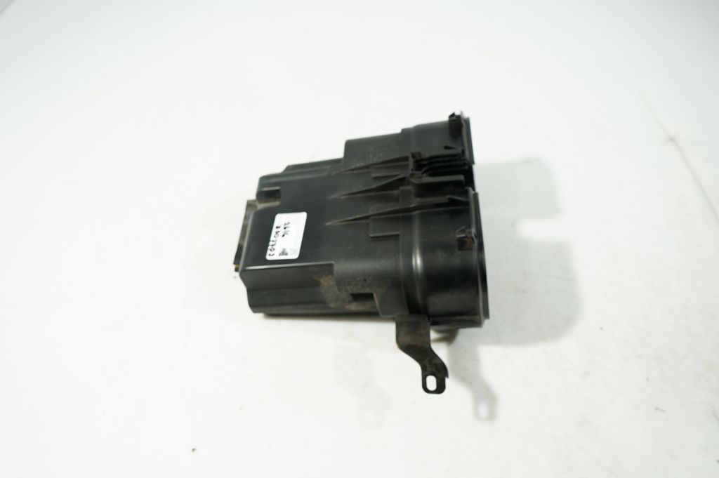 Other engine bay part (4)