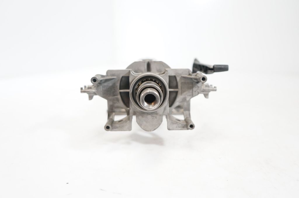 Steering wheel axle (7)