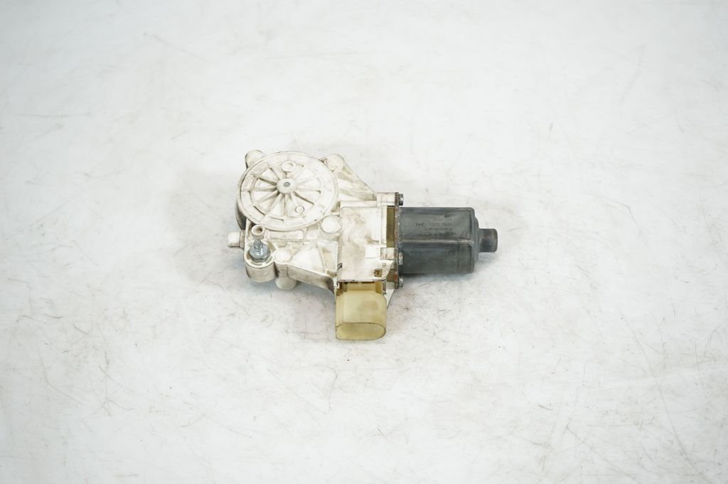 Front door window regulator with motor (5)