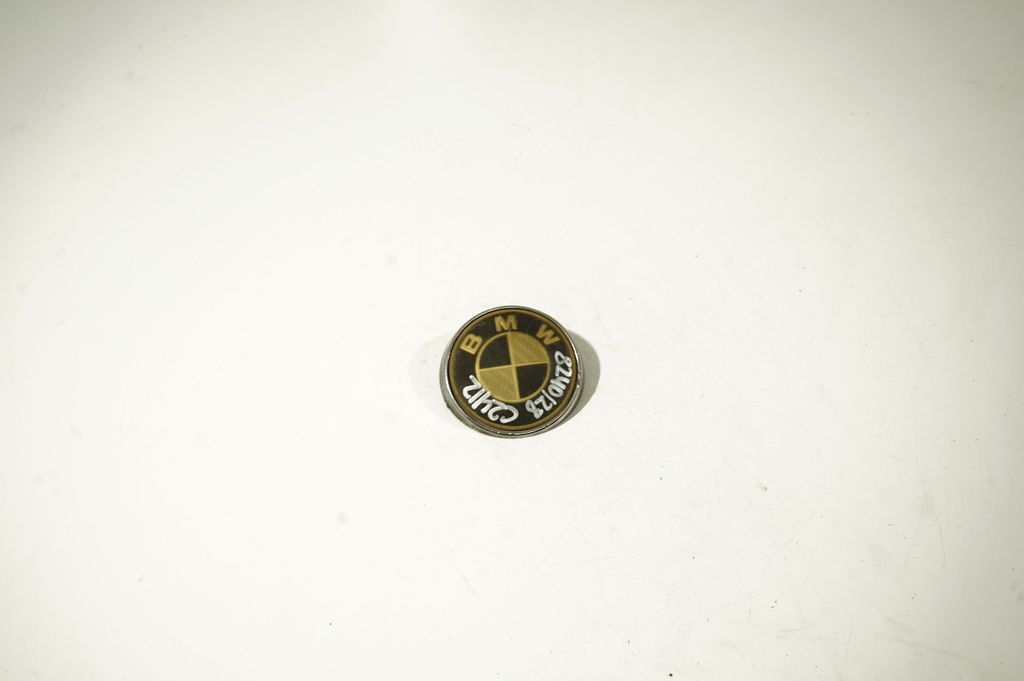 Manufacturers badge/model letters (5)