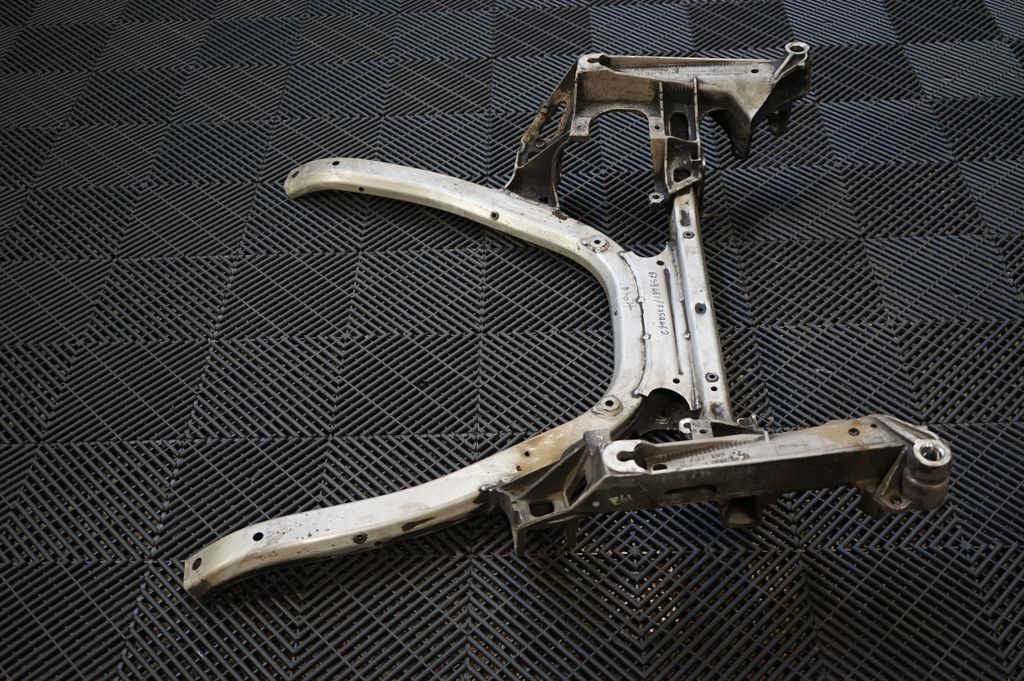 Front subframe (2)