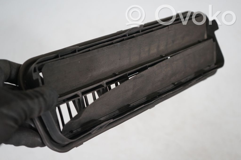 Quarter panel pressure vent (7)