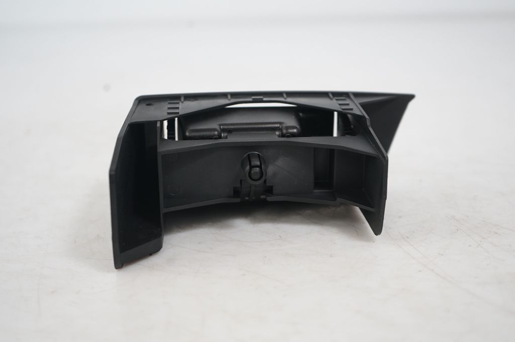 Rear door ashtray (8)