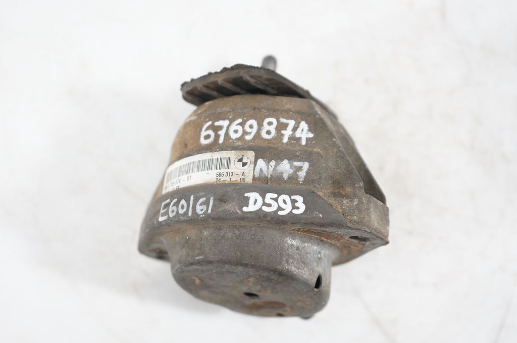 Engine mount bracket (8)