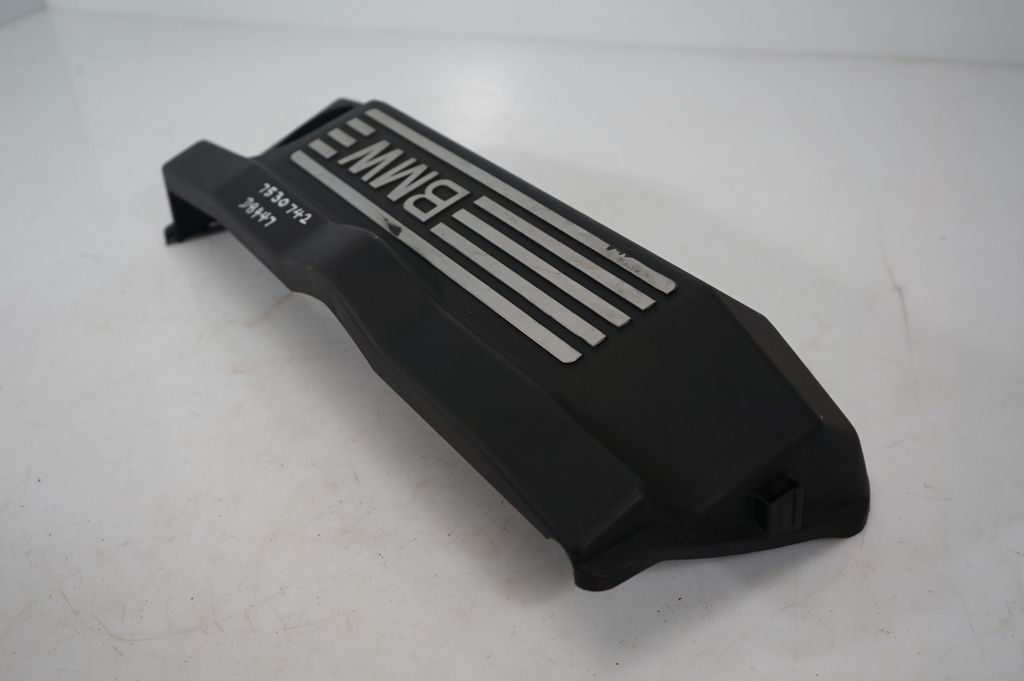 Engine cover (trim) (7)