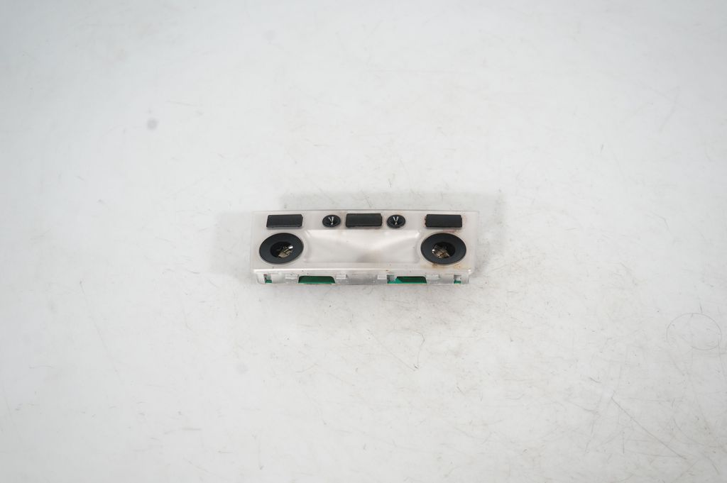 Front seat light (3)