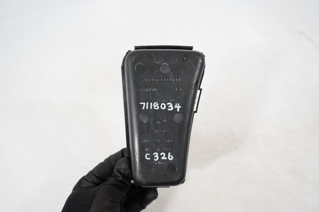 Gear shifter surround trim plastic (7)