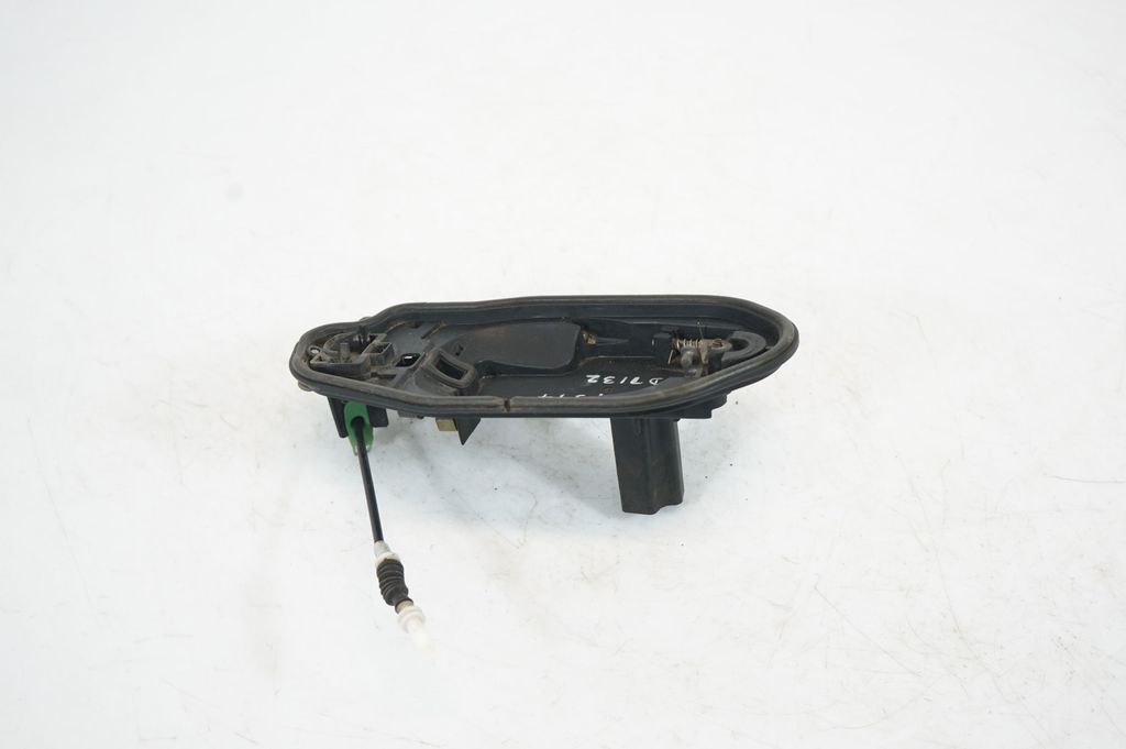 Rear door exterior handle (3)