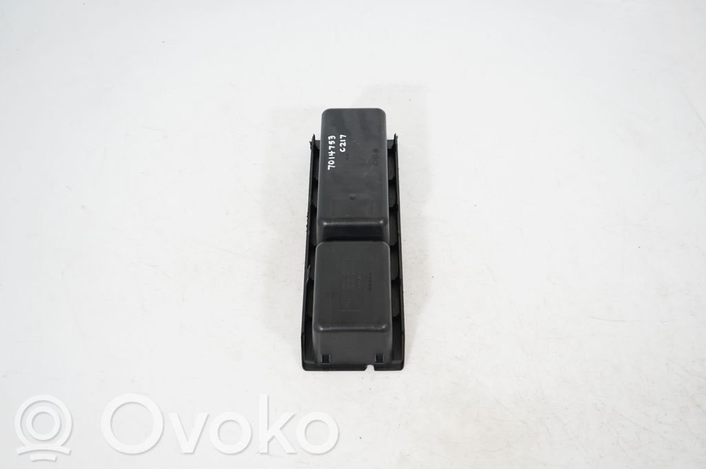 Glove box central console (6)