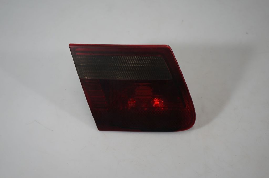 Tailgate rear/tail lights