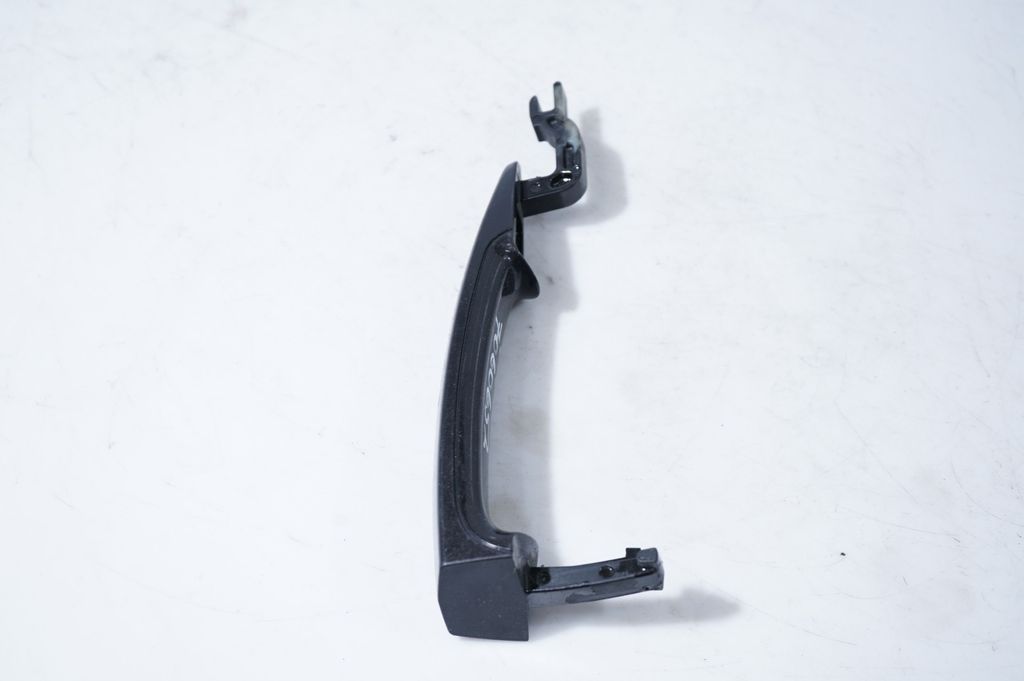 Front door exterior handle (2)