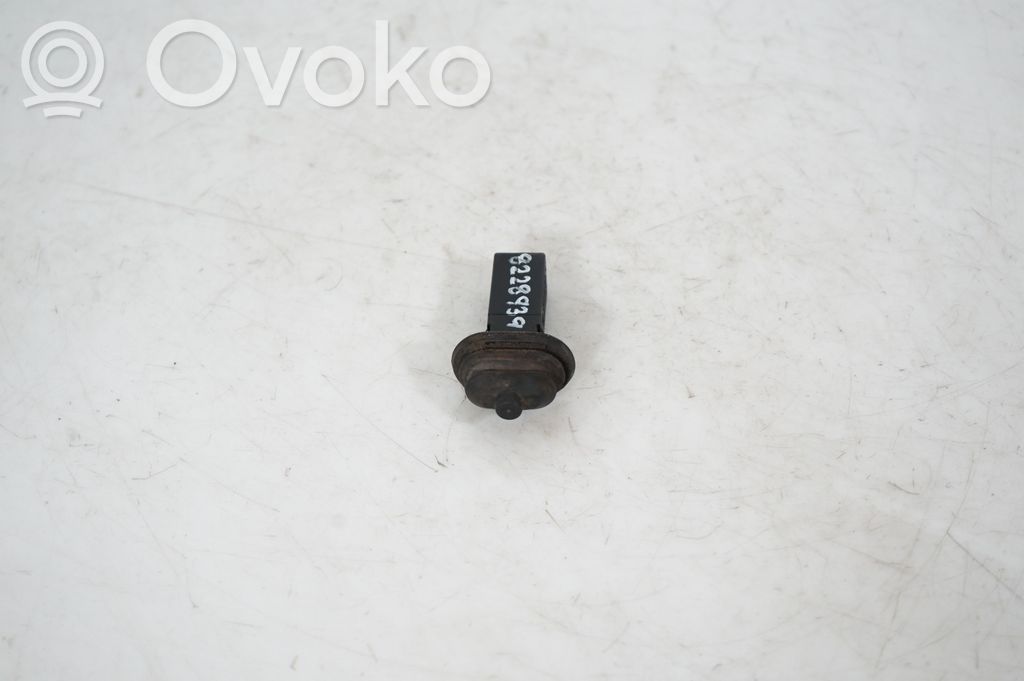 Fuel tank cap lock (2)