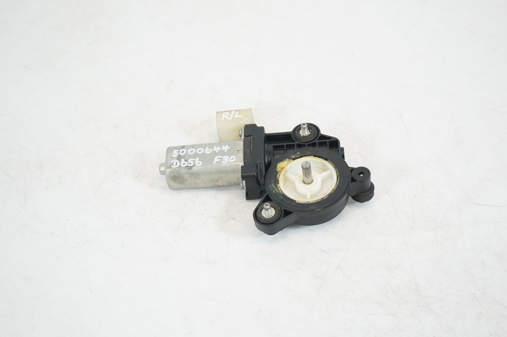 Rear door window regulator with motor