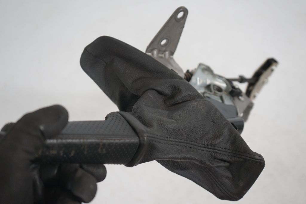 Handbrake/parking brake lever assembly (8)