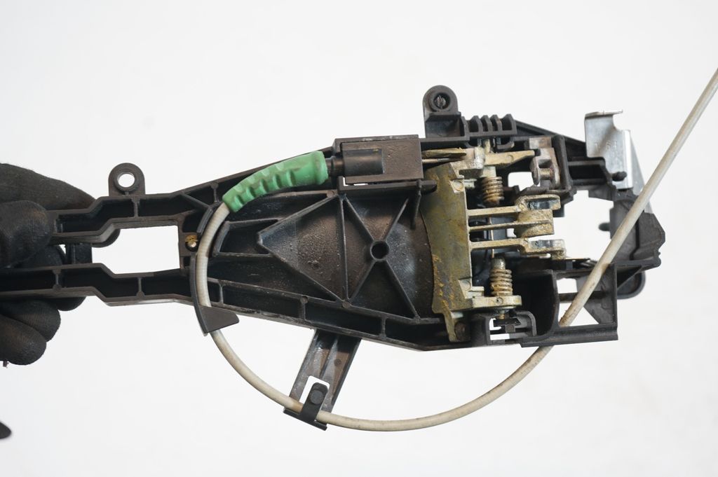 Front door coupe exterior handle/bracket (6)