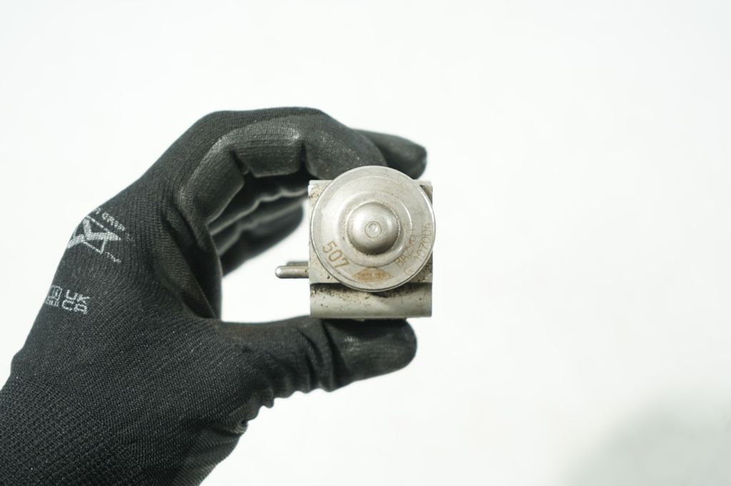 Air conditioning (A/C) expansion valve (6)