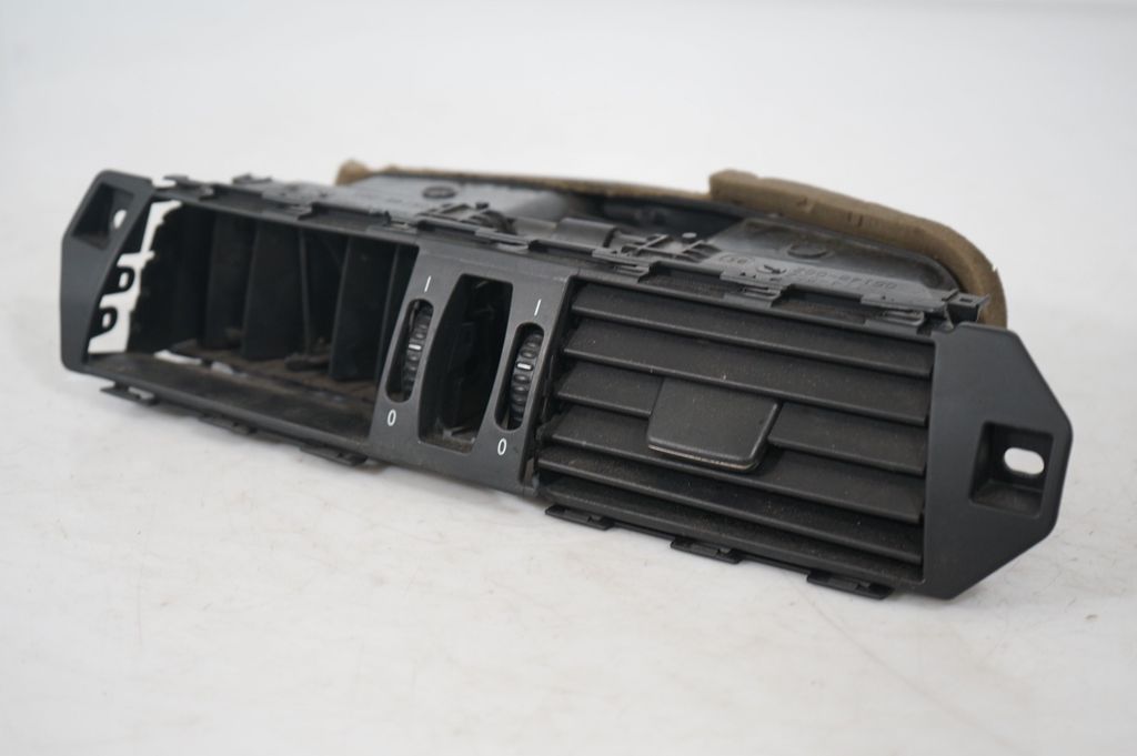 Dash center air vent grill (6)
