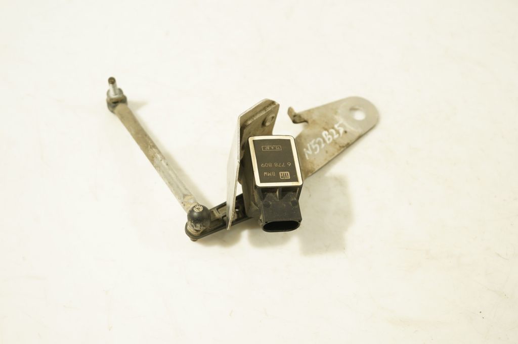 Headlight/headlamp level sensor
