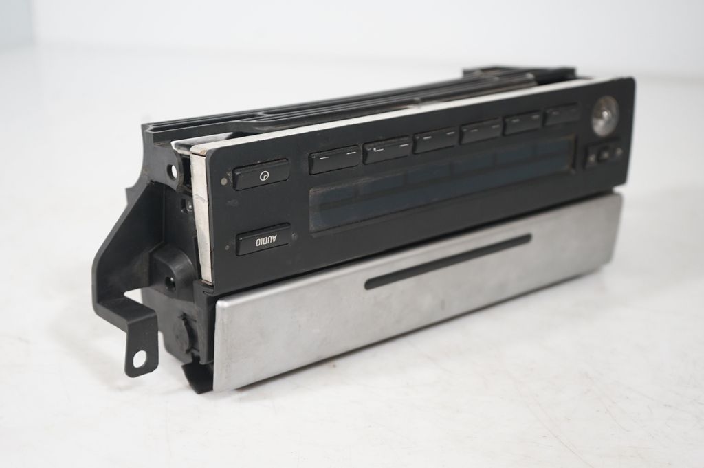 Radio/CD/DVD/GPS head unit (7)