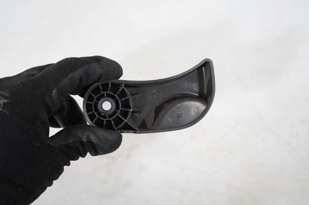 Engine bonnet (hood) release handle (6)