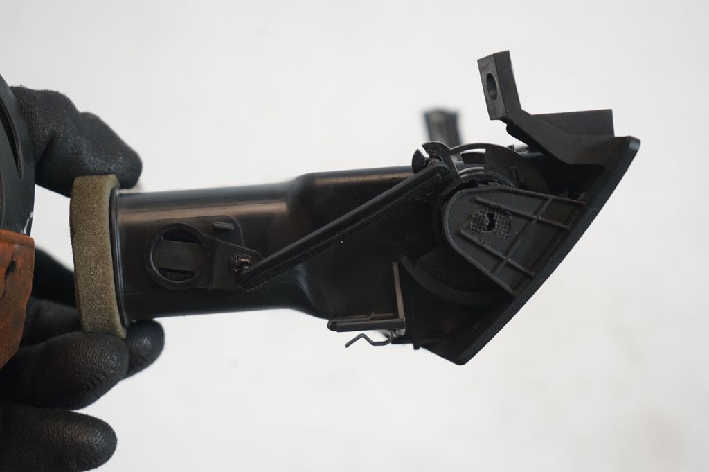 Dashboard side air vent grill/cover trim (6)