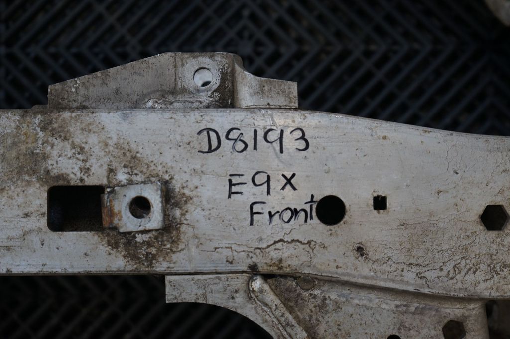 Front subframe (6)