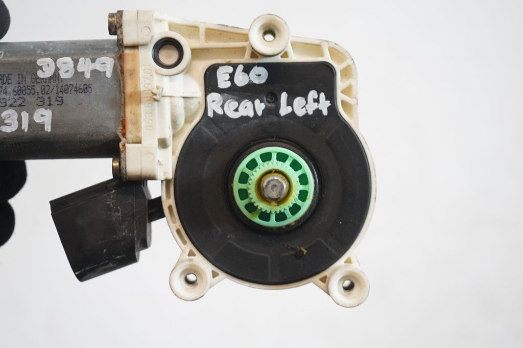 Rear door window regulator motor (7)