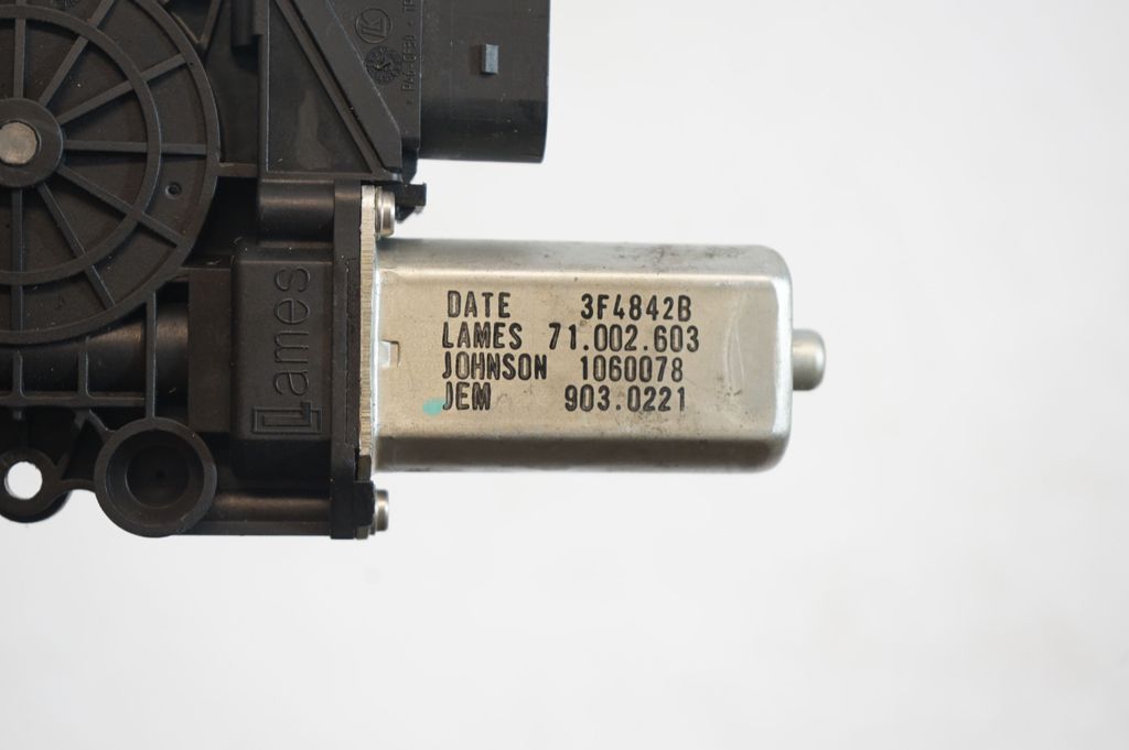 Rear door window regulator with motor (7)